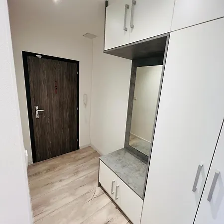 V Centre Mesta Appartamento *