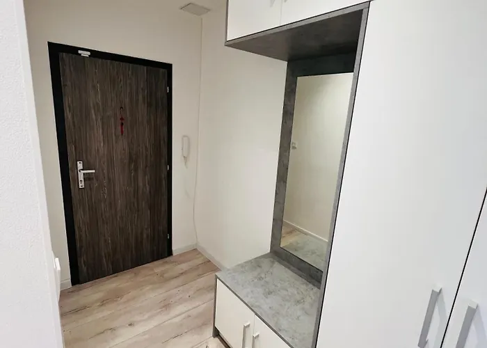 V Centre Mesta Appartamento *